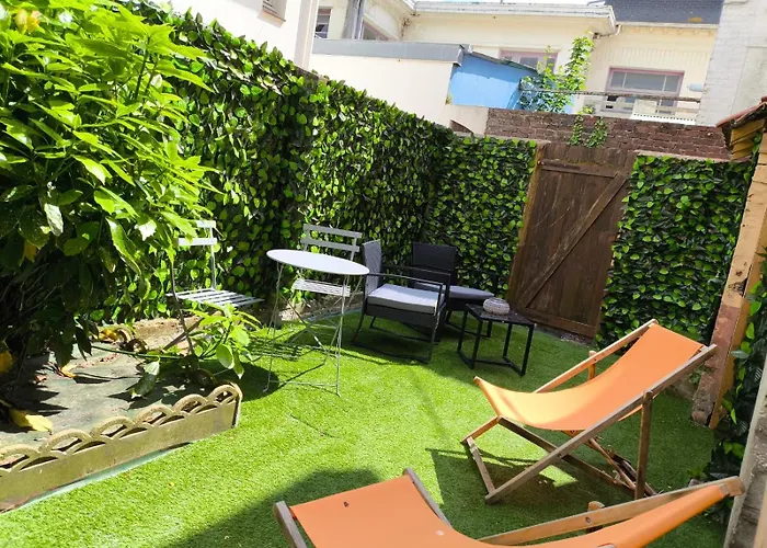 200 M - Rue Pietonne A 300 M - Jardin アパート